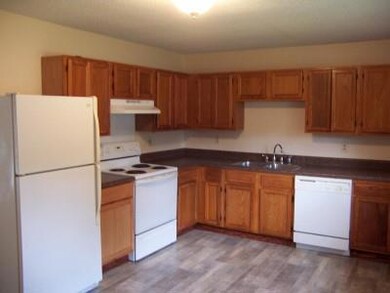 503 S Ramsey St, Manchester, TN 37355 - photo 6