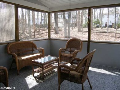 Porch - Relaxing Screened Porch!