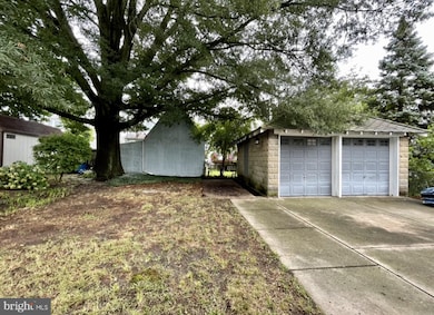 22 W Linden Ave, Collingswood, NJ 08108 - photo 2