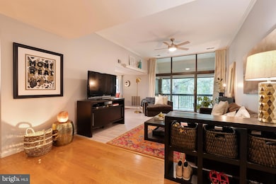 1670 Parkcrest Cir unit 3B/300, Reston, VA 20190 - photo 5