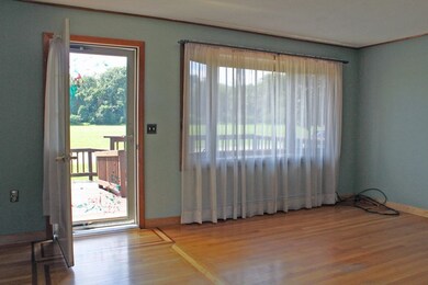 539 Country Club Rd, Greenfield, MA 01301 - photo 4