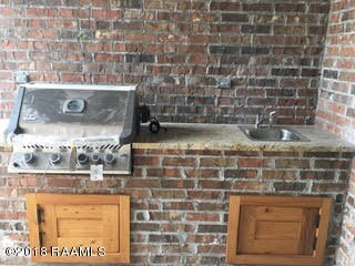 Outdoor Kitchen
