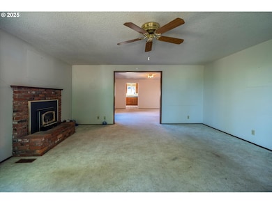 93778 Bay Park Ln, Coos Bay, OR 97420 - photo 5