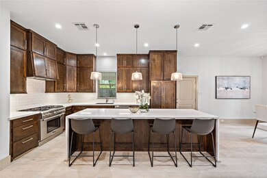 8303 Waterbury Dr, Houston, TX 77055 - photo 4