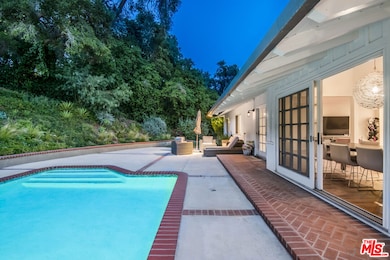 16849 Adlon Rd, Encino, CA 91436 - photo 3