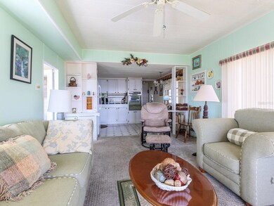 535 Sinclair Cir, Tavares, FL 32778 - photo 6