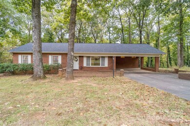 305 Heritage Cir, Statesville, NC 28625 - photo 2