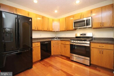 71 Crabapple Ln, Franklin Park, NJ 08823 - photo 6