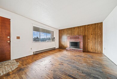 568 N 6th St, Central Point, OR 97502 - photo 7