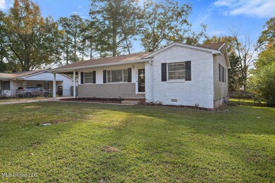 02-1933 Carolyn Ln