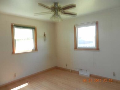 305 1st St SE, Mandan, ND 58554 - photo 5