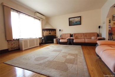63-61 77th St, Flushing, NY 11379 - photo 5