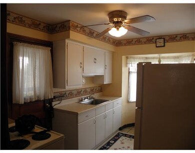 Kitchen. Nice sized Eat-in Kitchen w/ Breakfast area