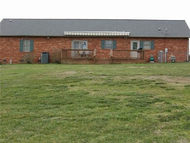 157 Meadow Oaks Dr, Statesville, NC 28625 - photo 2