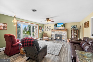 2123 Linsenbigler Rd, Pennsburg, PA 18073 - photo 4