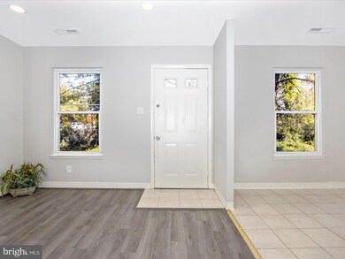 527 W Diamond Ave, Gaithersburg, MD 20877 - photo 6