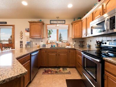 3900 Roosevelt Dr, Bismarck, ND 58503 - photo 6