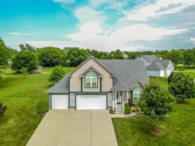 811 Sandpiper St, Raymore, MO 64083 - photo 2