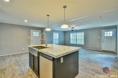 579 Highway 63 Cir, Commerce, GA 30547 - photo 7