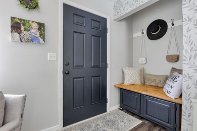 Foyer / Closet