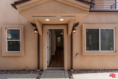 2210 S Harcourt Ave, Los Angeles, CA 90016 - photo 2