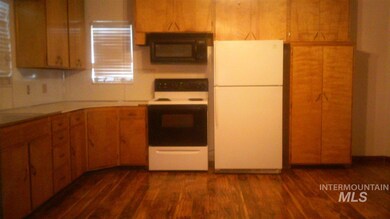 303 Garland St, Nampa, ID 83686 - photo 5