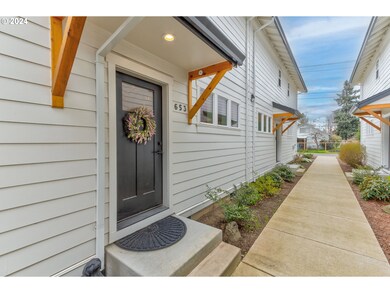 653 NW 4th Ave, Canby, OR 97013 - photo 3