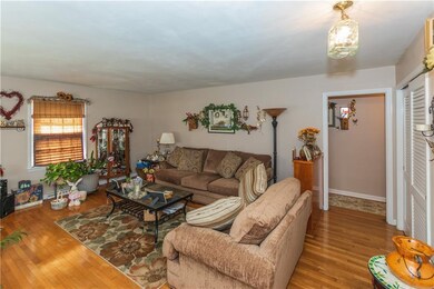 833 Old Orchard Rd, Anderson, IN 46011 - photo 6