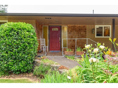 1526 SW Cypress Ln, McMinnville, OR 97128 - photo 4