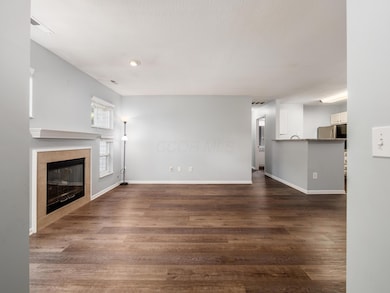 C_-_8361_Sable_Crossing_001