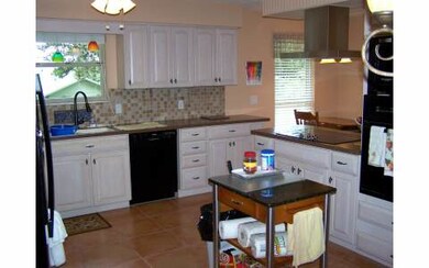 588 NW Harris Lake Dr, Lake City, FL 32055 - photo 3