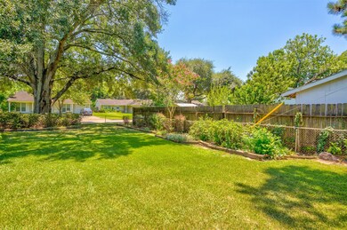 10634 Seaford Dr, Houston, TX 77089 - photo 4