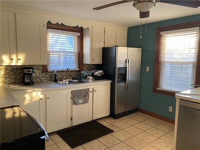 25 Mowry St, Pawtucket, RI 02861 - photo 2