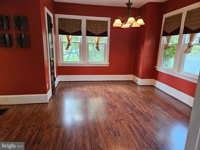 449 S 4th St, Chambersburg, PA 17201 - photo 4