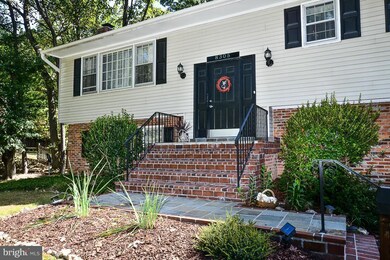 8305 Five Gates Rd, Annandale, VA 22003 - photo 2