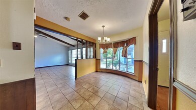 5715 Arncliffe Dr, Houston, TX 77088 - photo 6