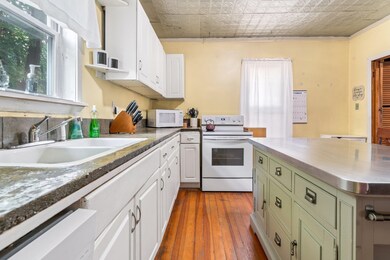 27 Union St, Hillsborough, NH 03244 - photo 4