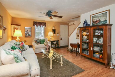 001-photo-living-room-7928575