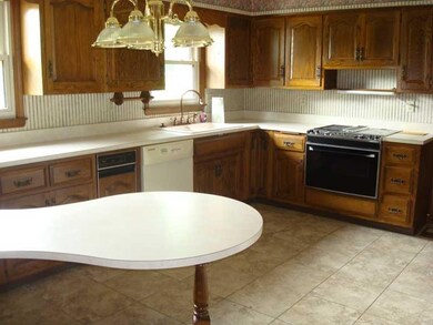 716 Central Way, Anderson, IN 46011 - photo 5