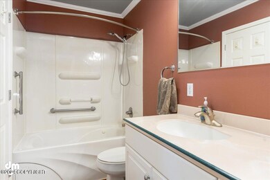 22-Bedroom 2 Bathroom_ELI02462-Edit