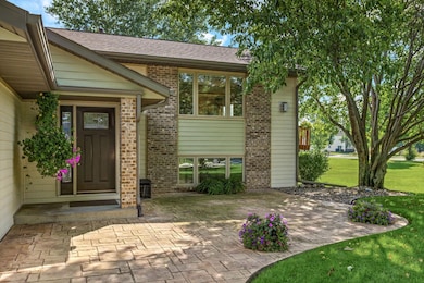 1285 Diamond Ct S, Shakopee, MN 55379 - photo 5