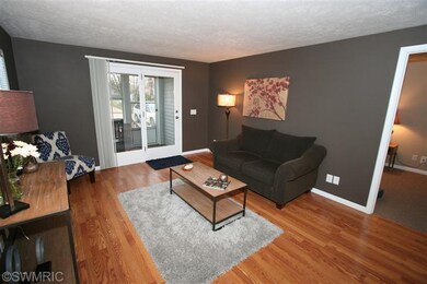 632 Pine St, Wayland, MI 49348 - photo 2