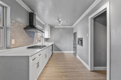 736 Greenway Dr, Hurst, TX 76053 - photo 4