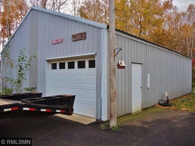 1990 Pole shed with electric
