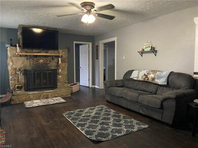 819 State Route 307 E, Jefferson, OH 44047 - photo 2