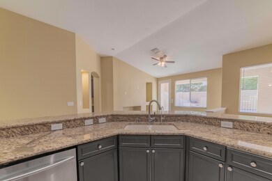 1402 E Laredo St-9894-HDR