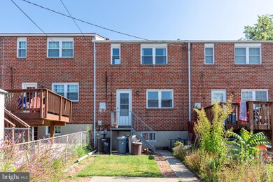 985 Regina Dr, Halethorpe, MD 21227 - photo 2