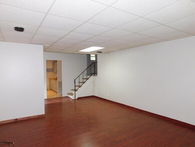 1728 Queens Ct, Carpentersville, IL 60110 - photo 7