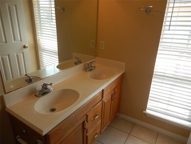 1159 Lovett St unit 4, Tomball, TX 77375 - photo 6