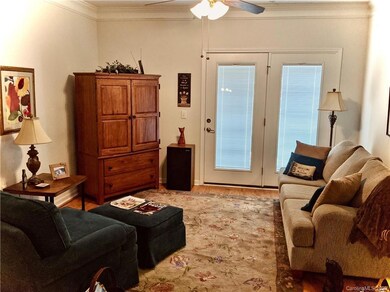 535 Appeldoorn Cir unit 535, Asheville, NC 28803 - photo 2